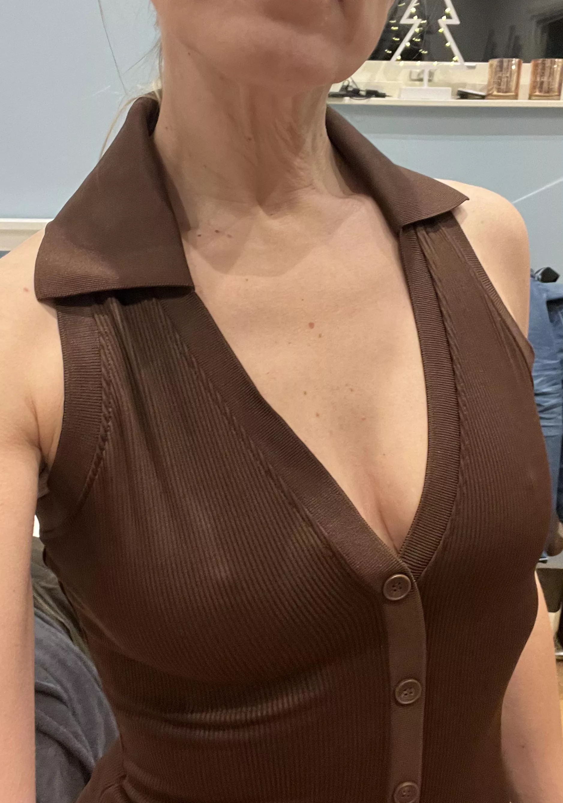 b-cups need no bra in this dress