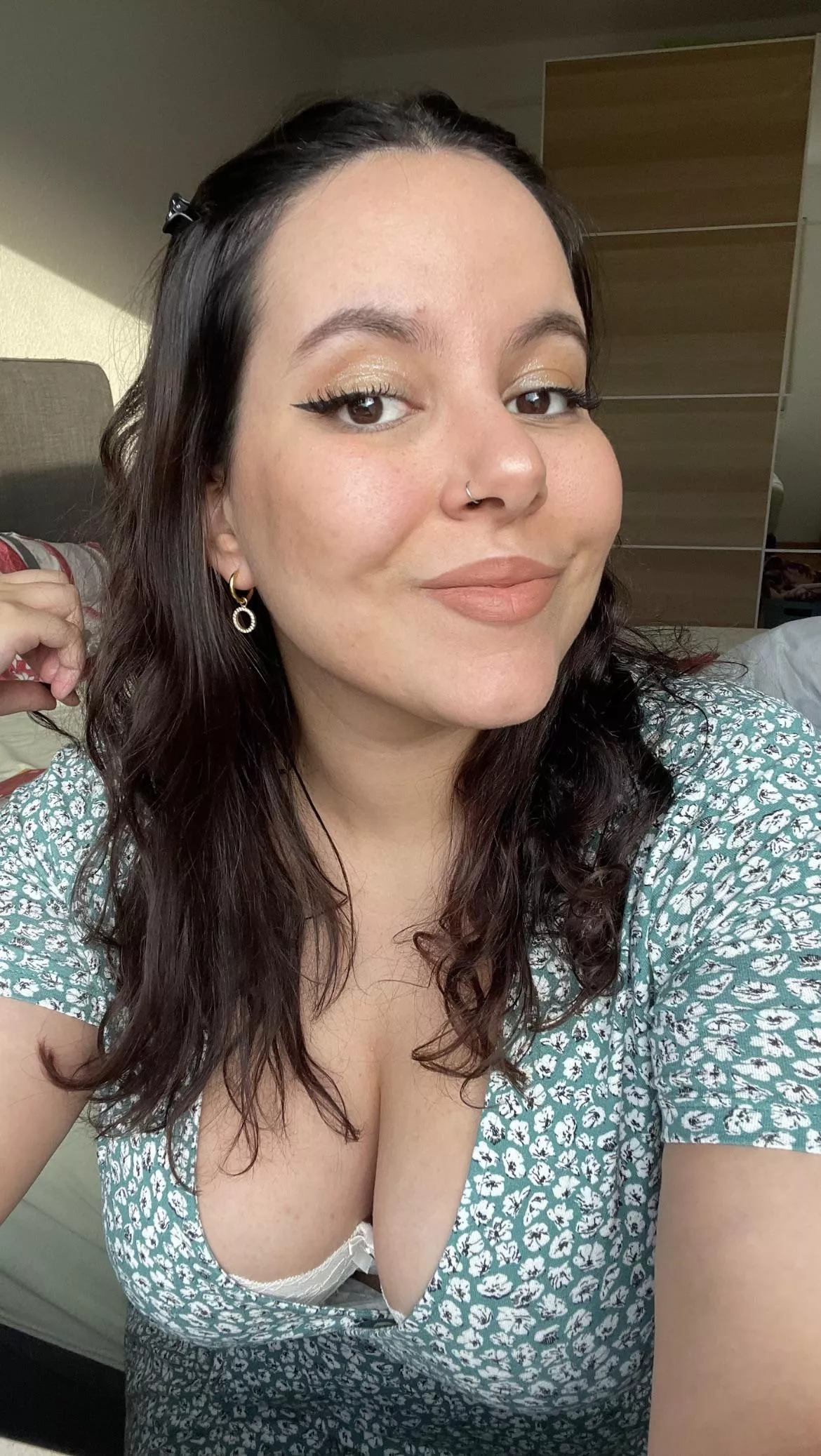 been [f]eeling hella cute and happy 💙