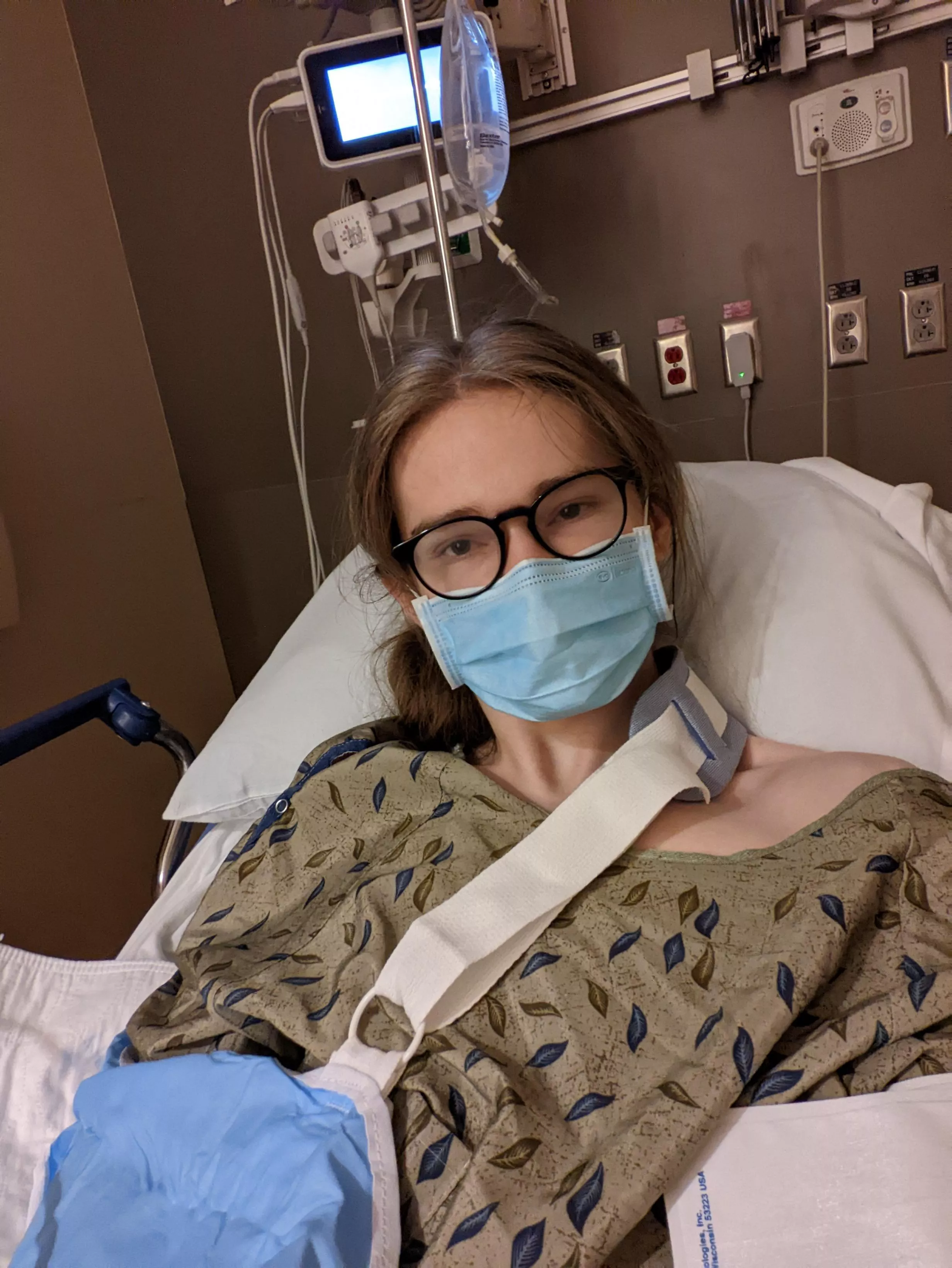 Broke multiple bones😔 Can't dress up now😭