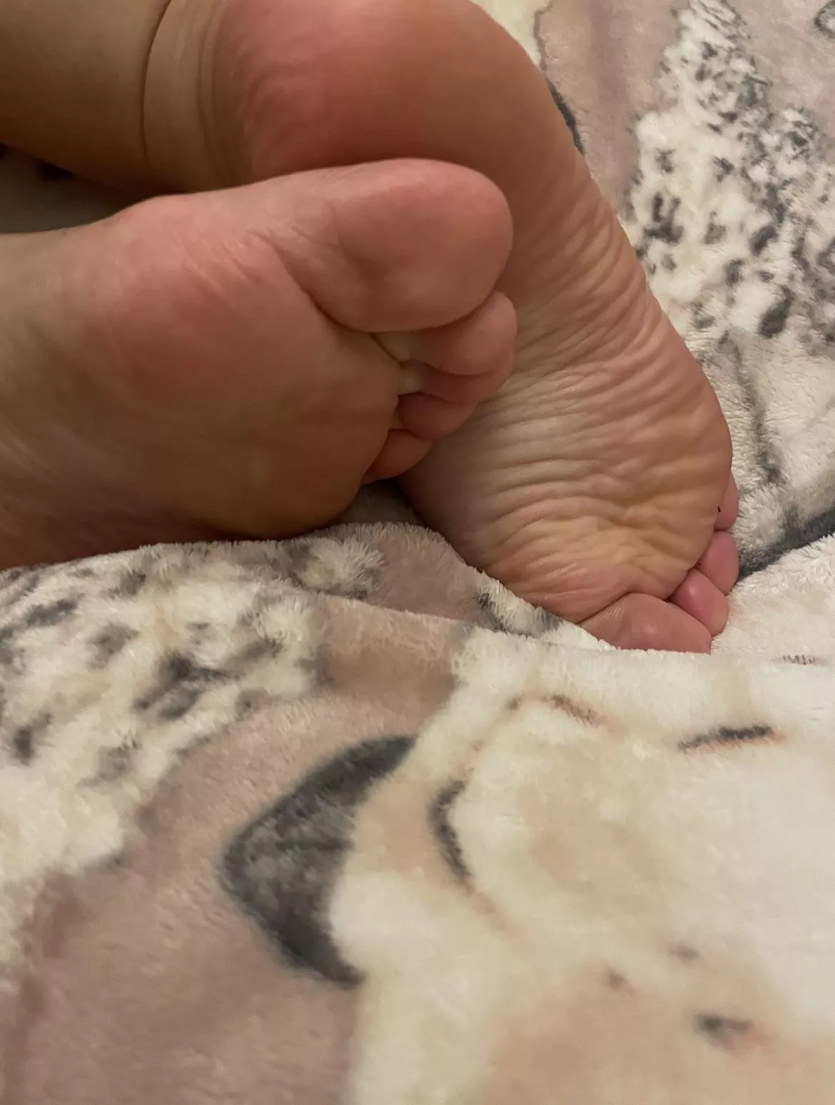 Christmas fluffy bed sheets are on ! Xx