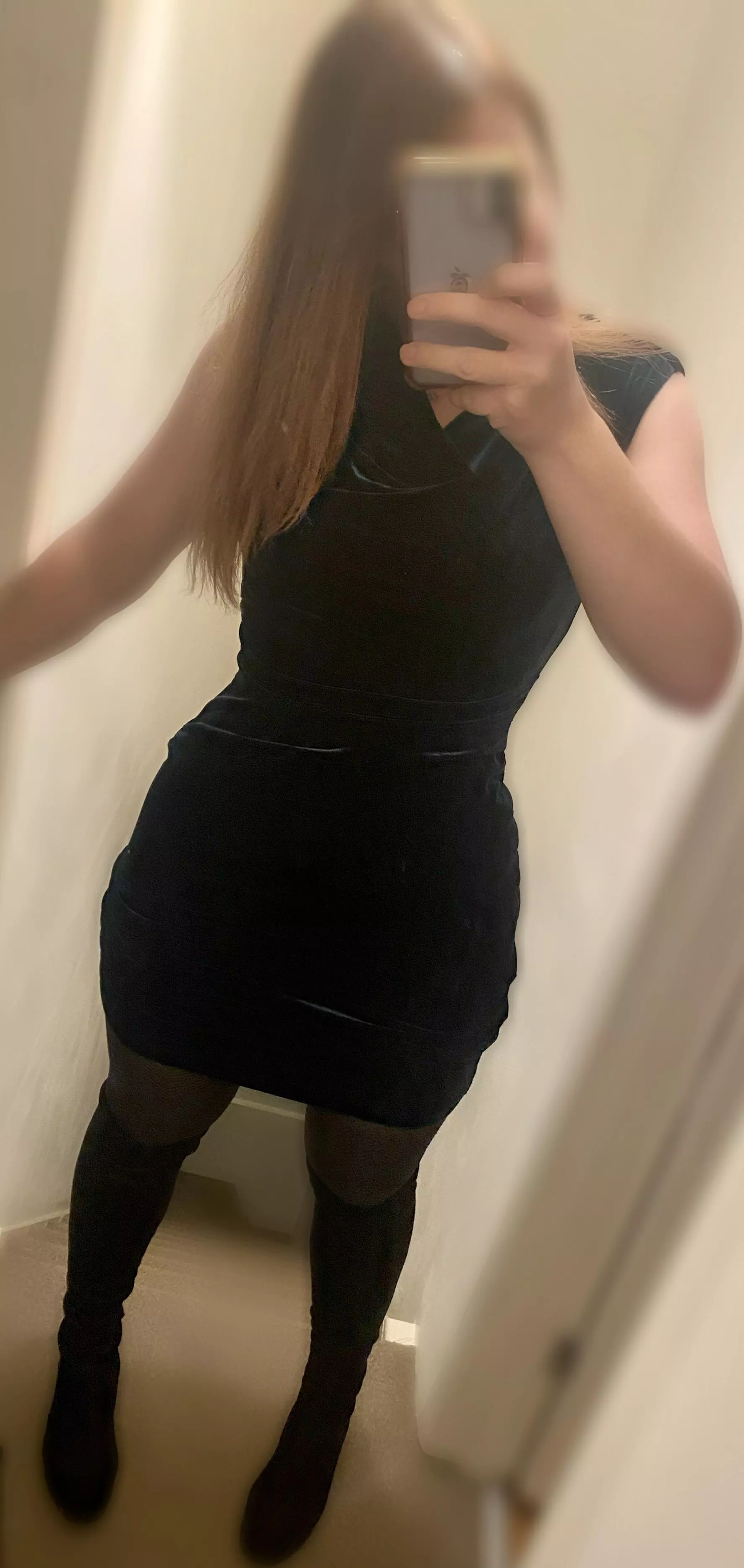 Christmas party dresses. This was the evening one 🎄💗 [F]