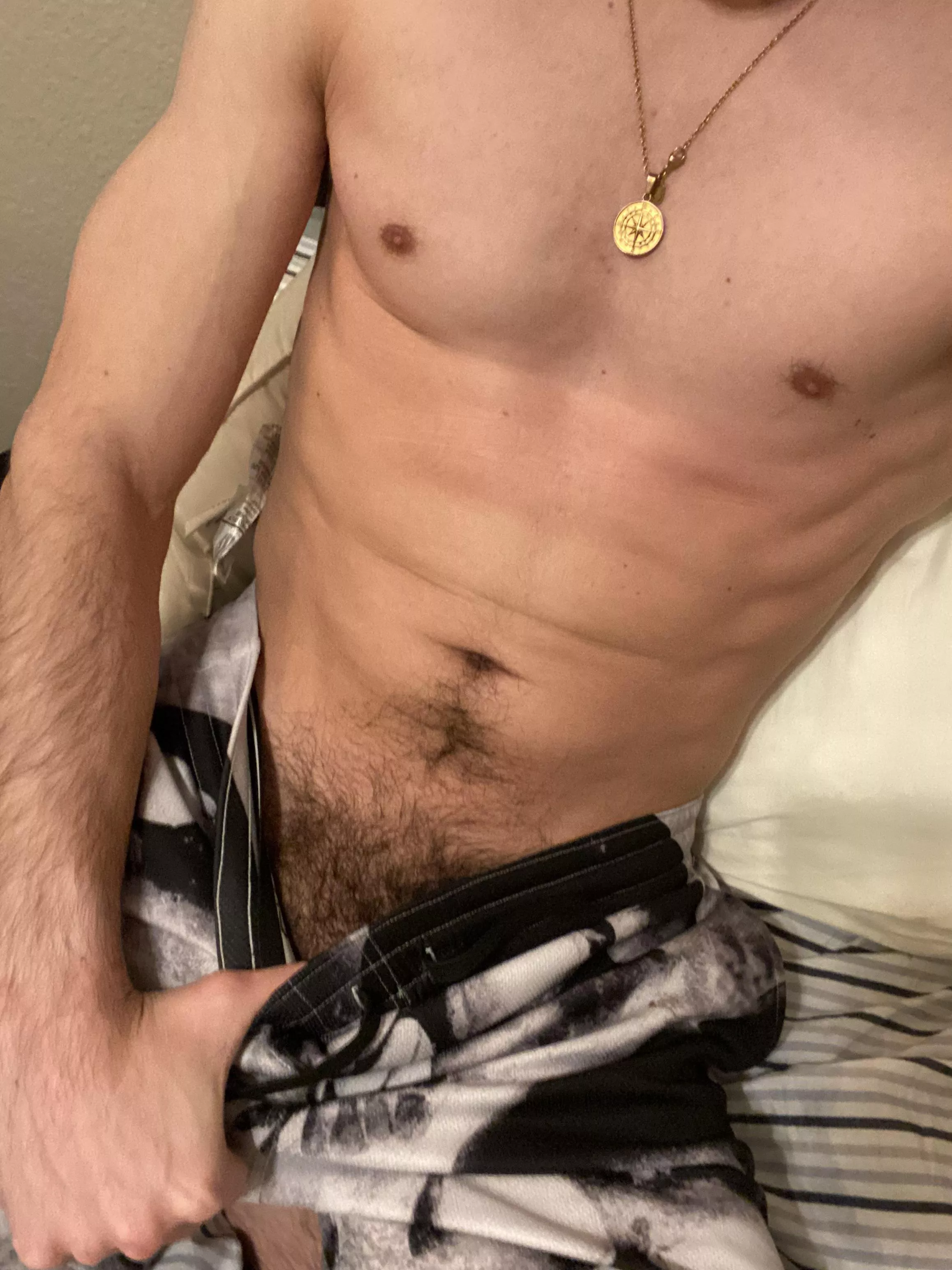 College jock for older bros or dudes near my age. Playing overwatch morning queue. Sc Zack_saenz22
