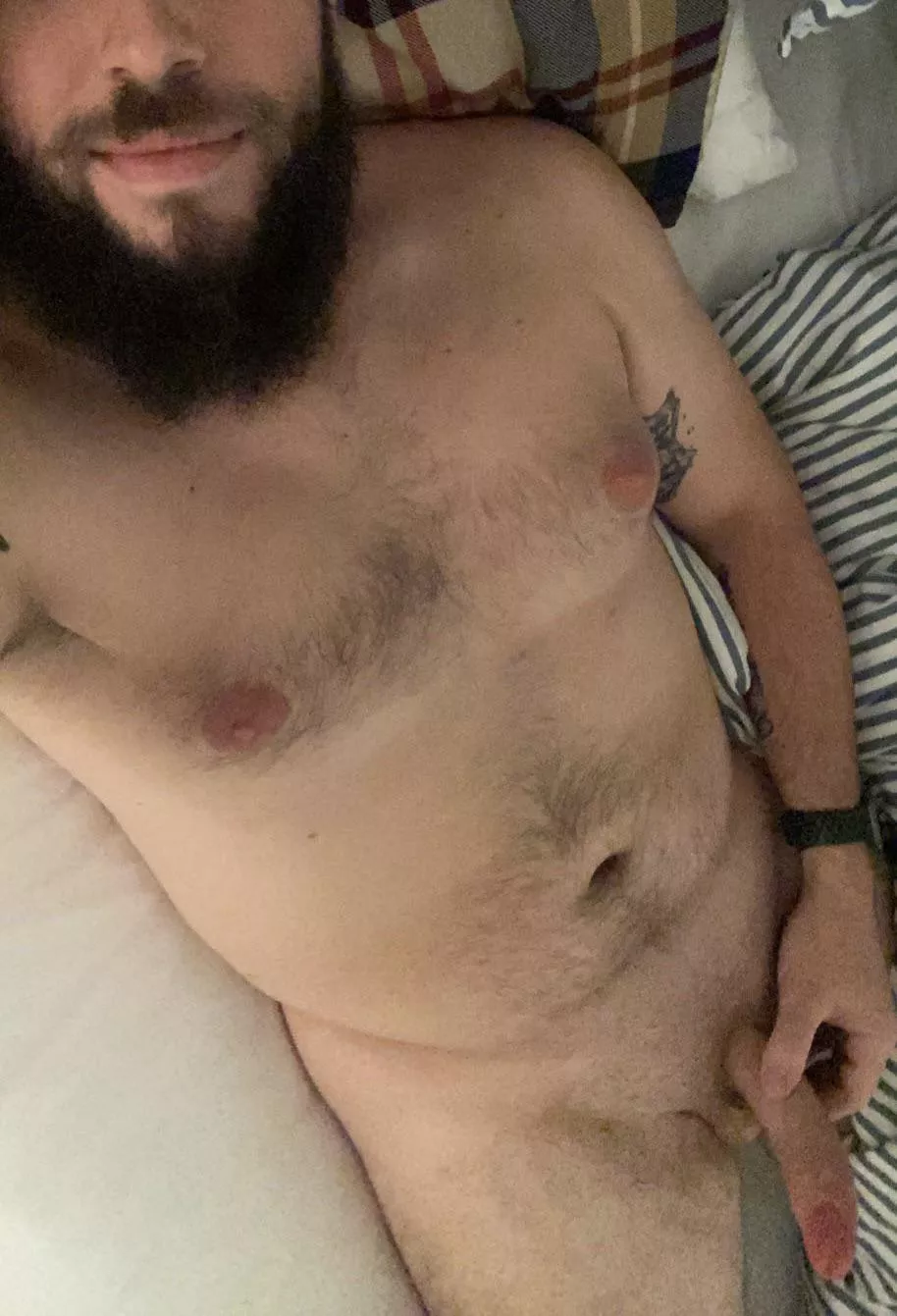 Cozy Sunday morning in bed, anyone want to join me?