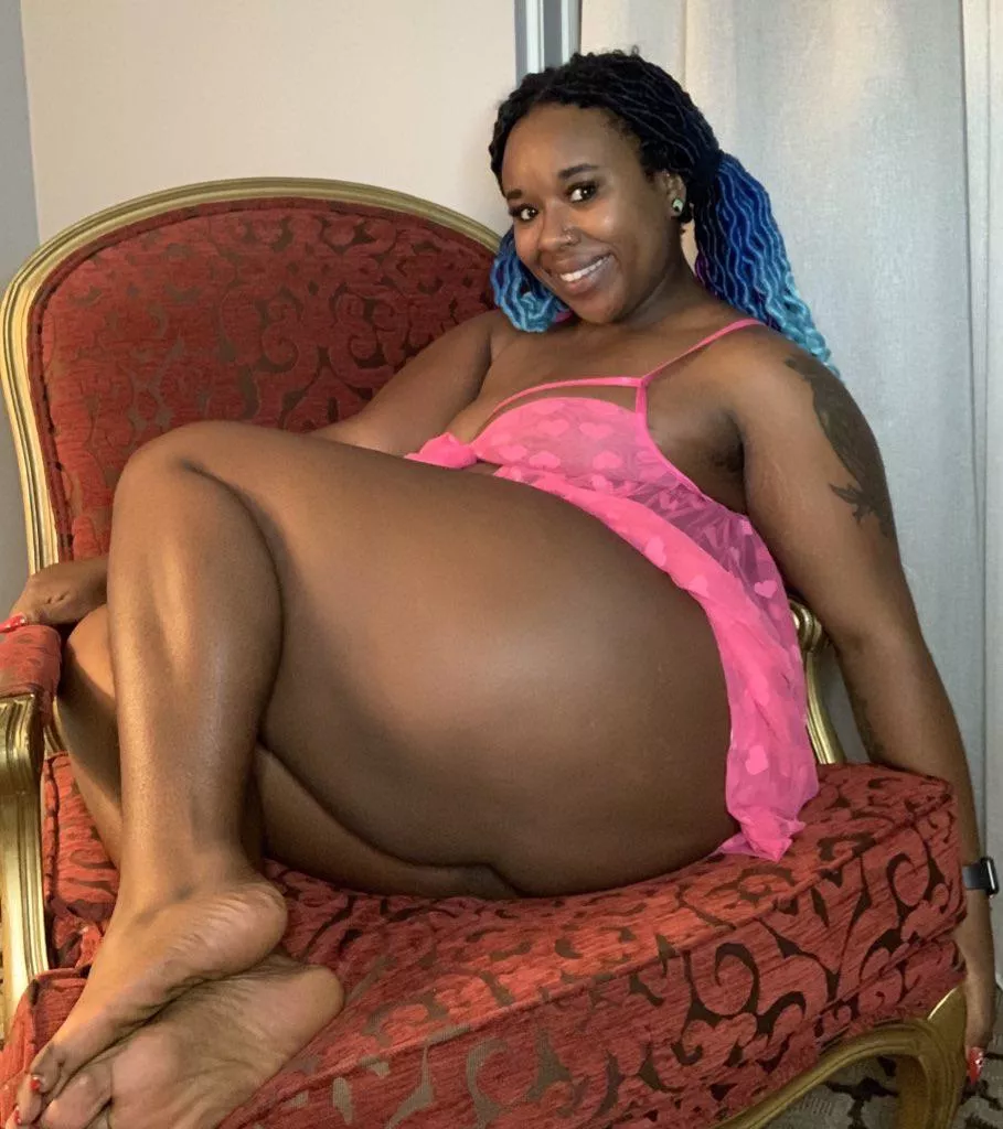 Do ebony thicc thighs save lives?