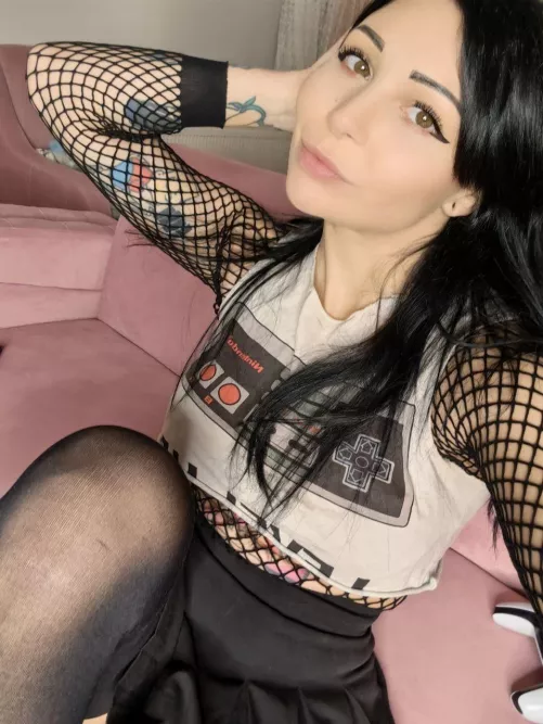 Do u love how the fishnet with skirt looks on me?