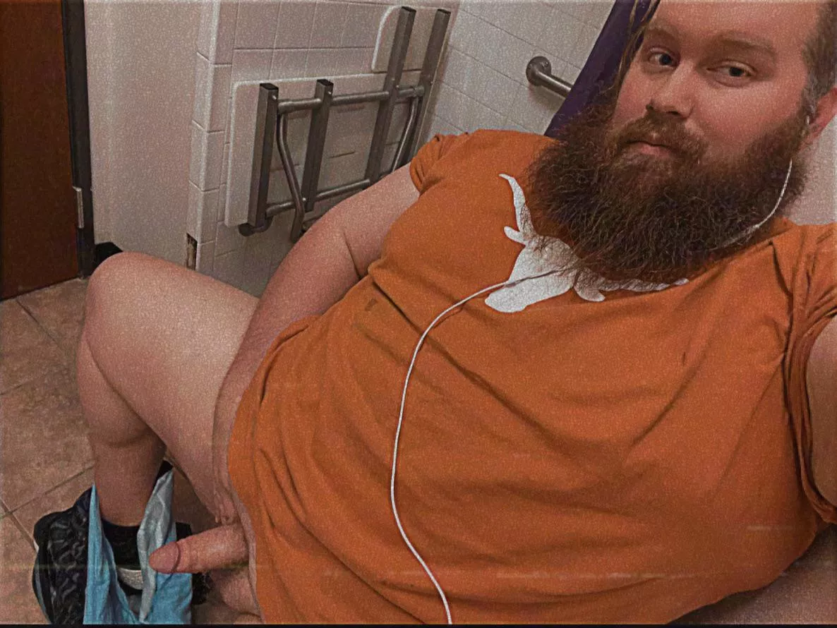 Does the gym get anyone else worked up? Or just me???