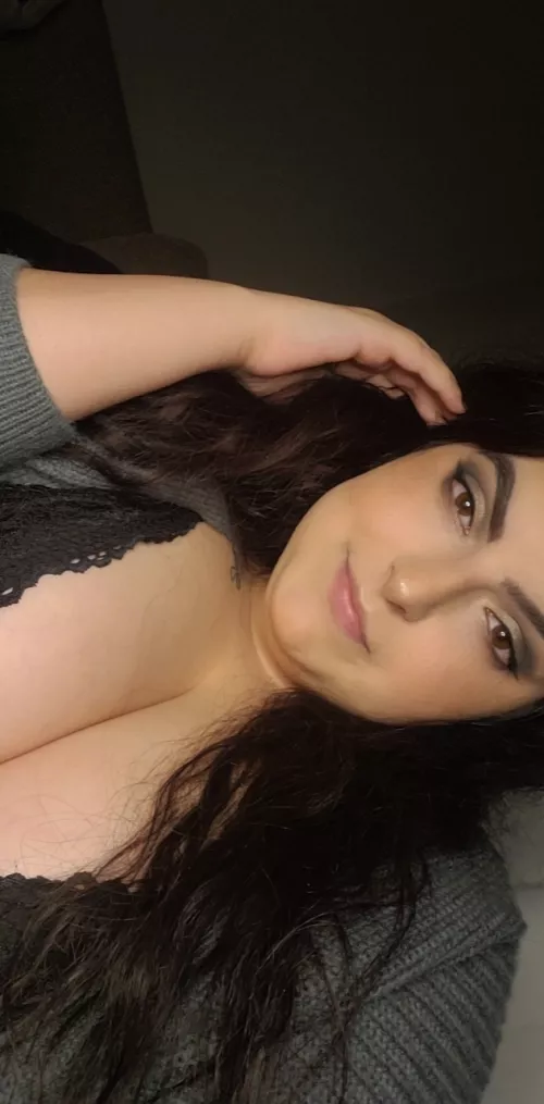 don't be shy say hi 🖤