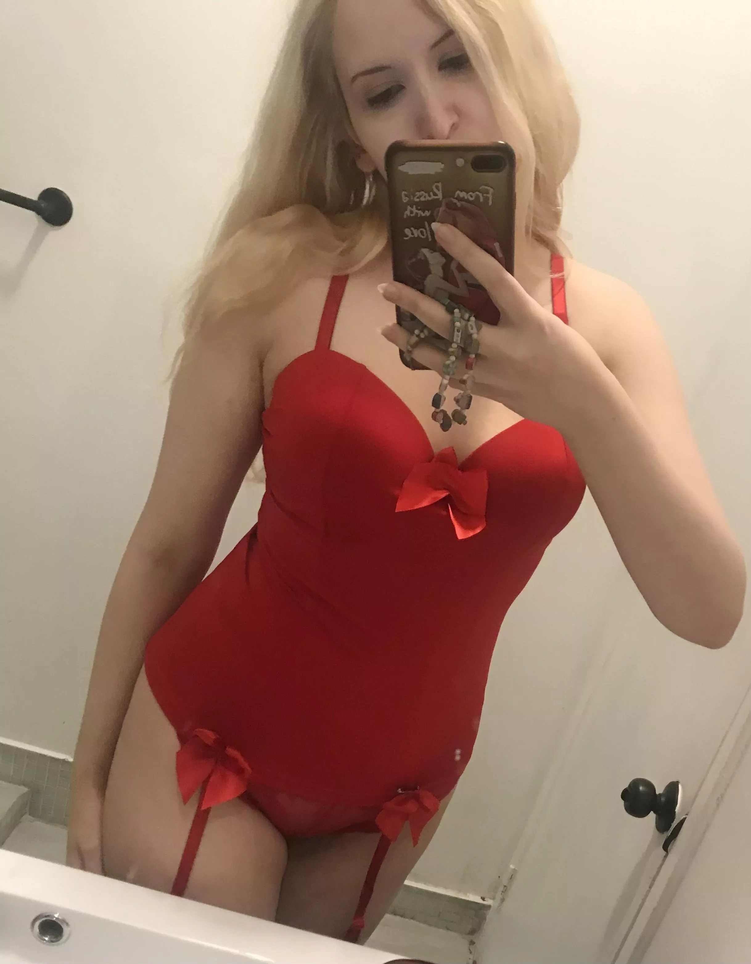 Dreaming of a red Christmas? ❤️