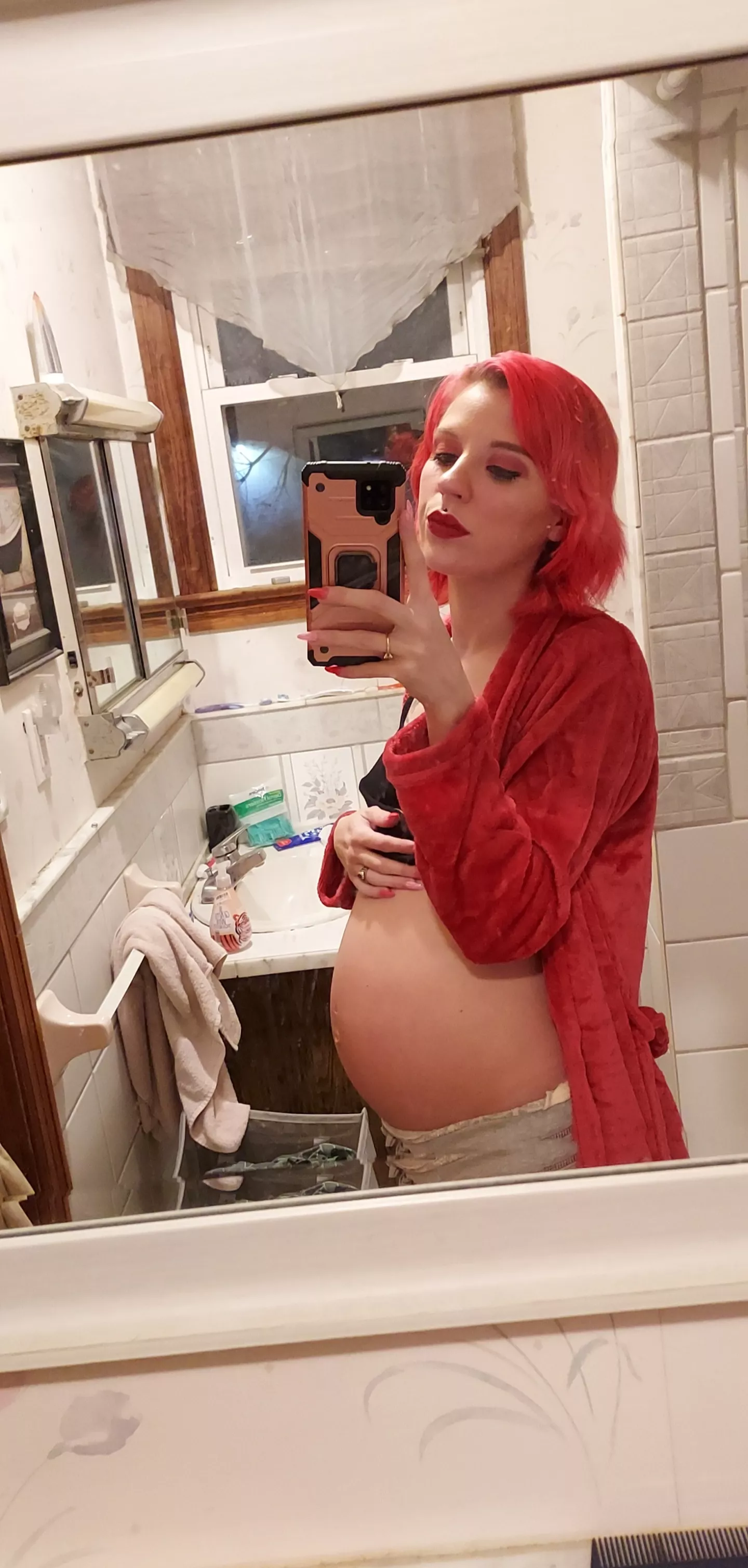 feeling Hella pregnant and Hella horny each day