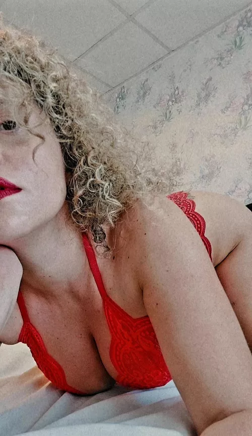 Feeling lonely and horny tonight? Come and tell me what you want to do with me.