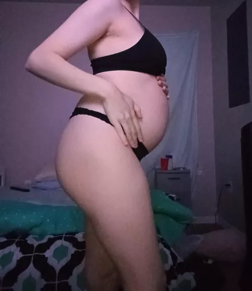 Feeling sexy in my new underwear 💋