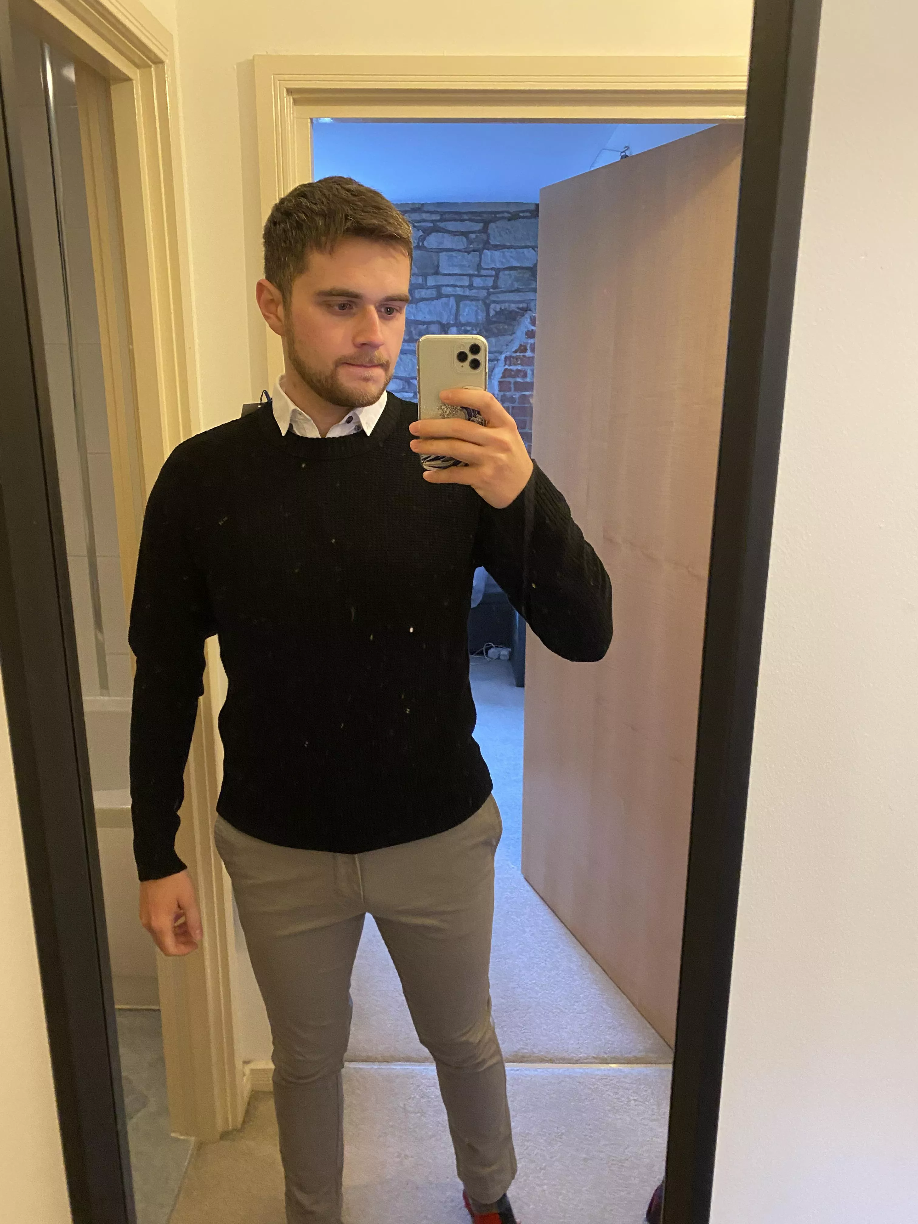 Had a job interview the other day and this was the fit. Thought it looked nice. Here’s hoping I hear back with good news ! (Please excuse the dirty mirror ahaha)