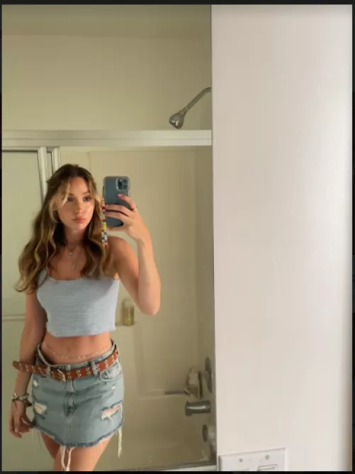 Hope you're having a great Saturday night 😘😘