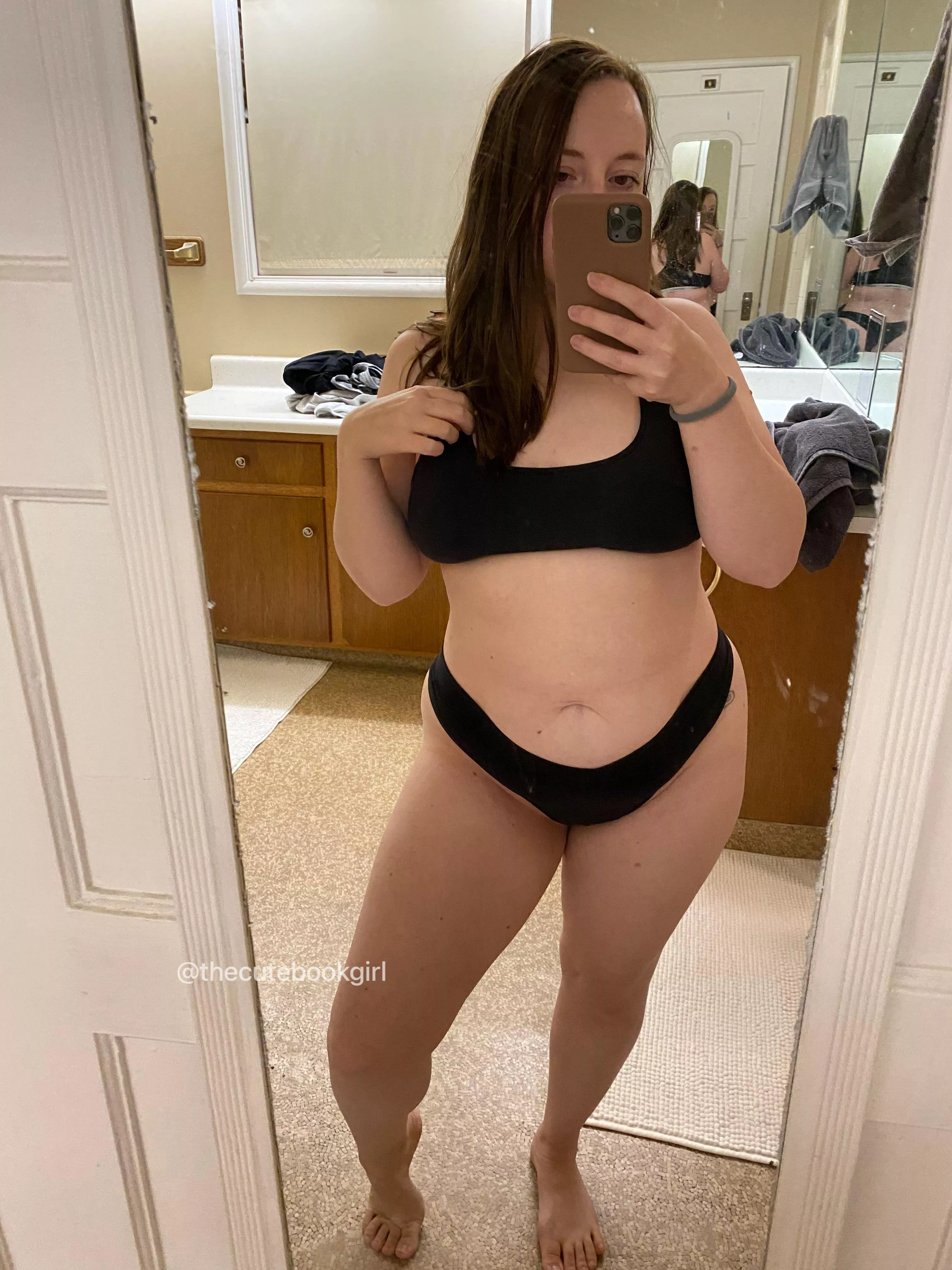 How about a 4’11 chubby bookworm? 😇