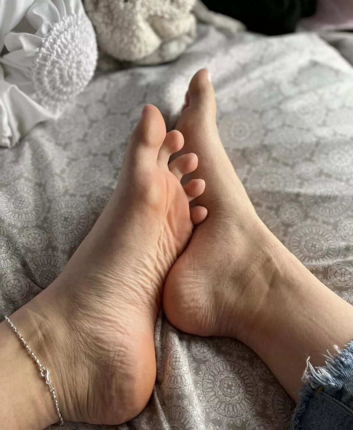 I want your face right there in between both of my soles!