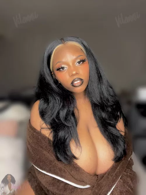 Is my cleavage longer than your dick? 😽