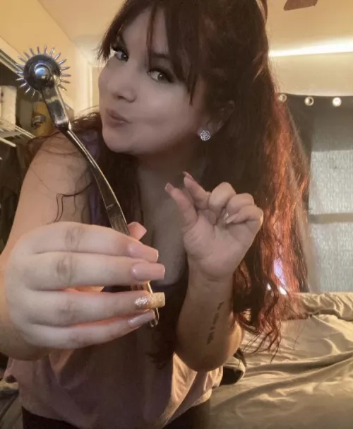 It’s my favorite day of the week 🐷 sissy training Sunday with mommy simps !! Mistress is going to make the most pathetic beta out of you 🤭