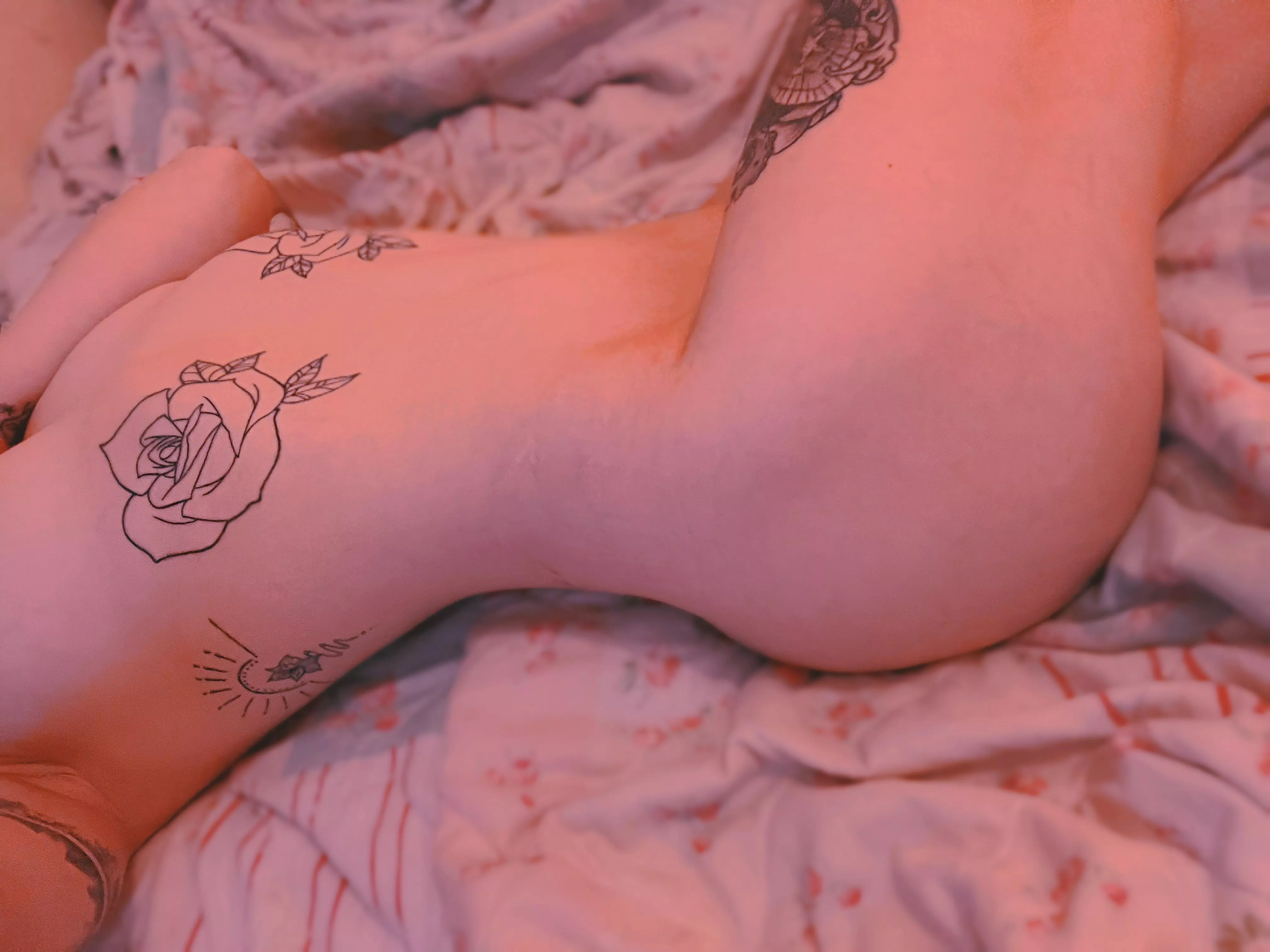 Lea (@peachess_n_creamm) [instagram]