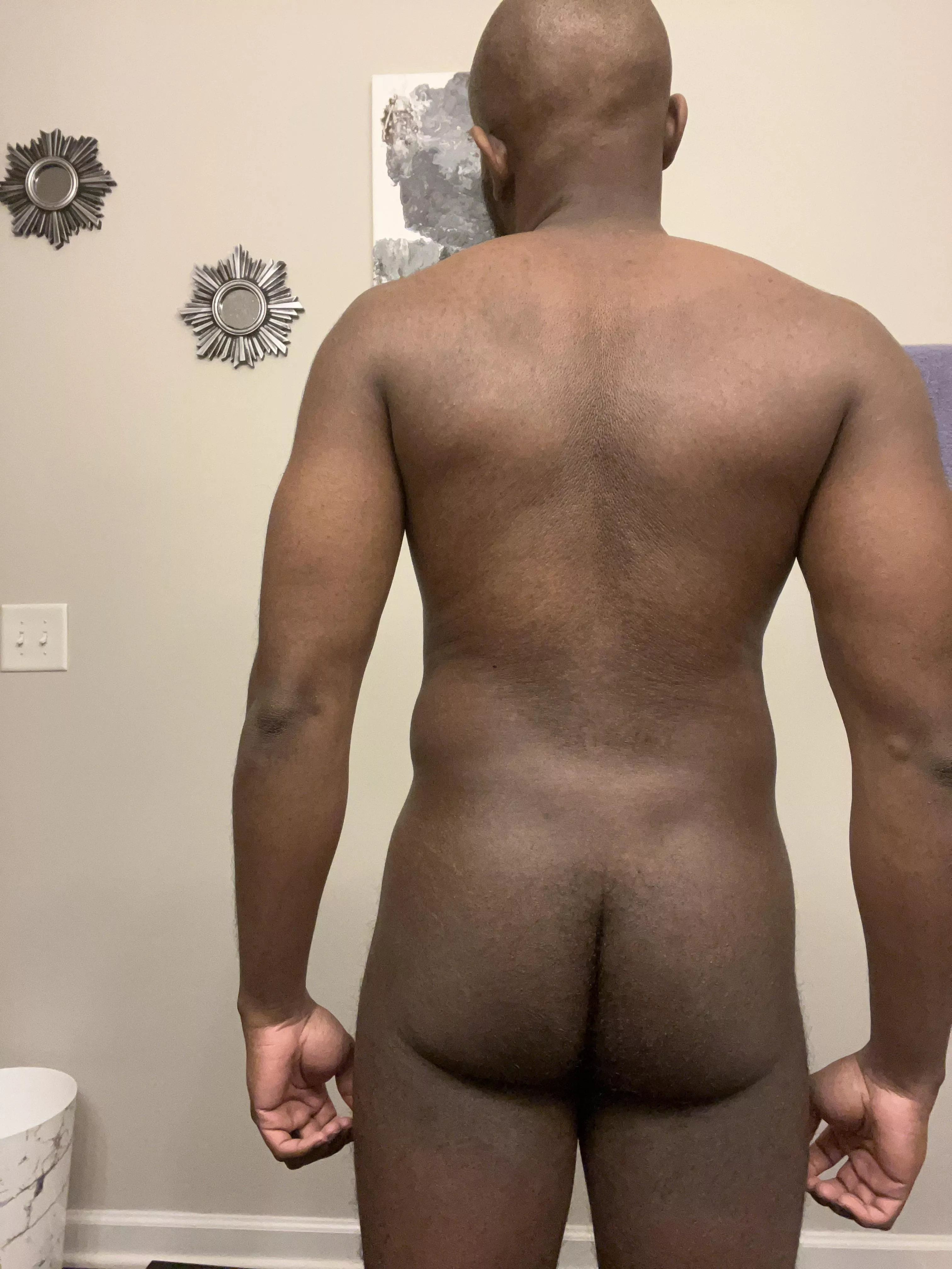 (M)