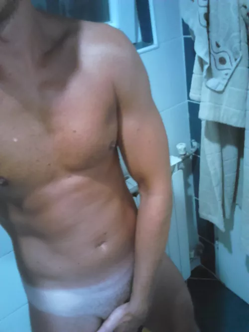 [M] Tanned and horny