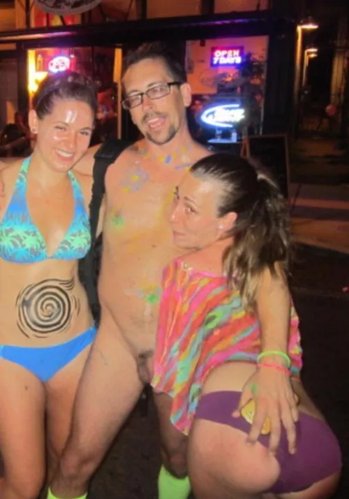 My hand was on her ass because she started it. lol