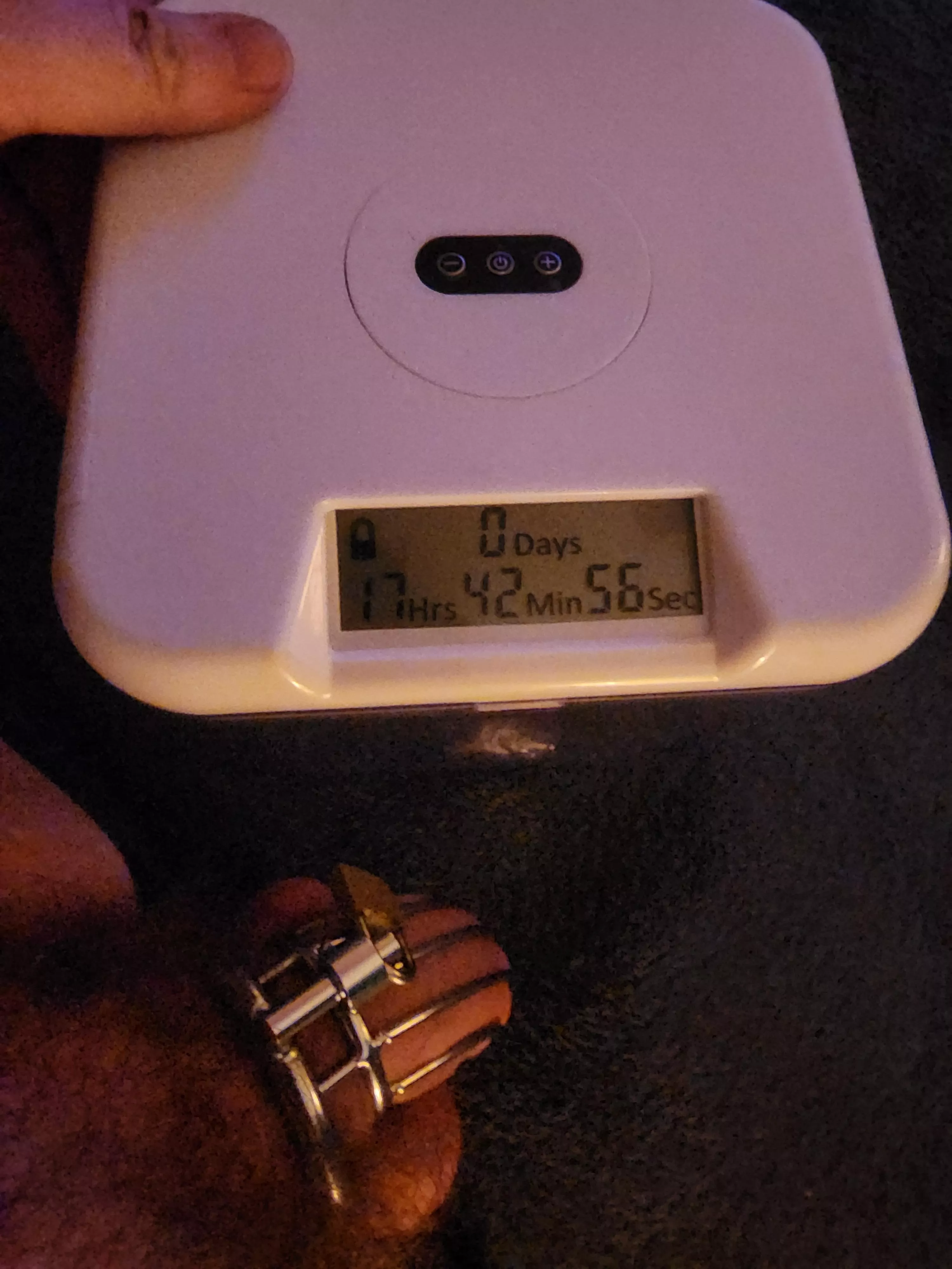 no keyholder so I got myself this no-tamper timed lockbox.