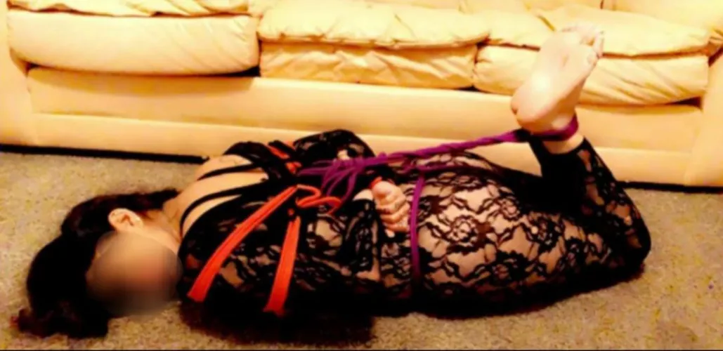 One more angle of the hog tie on our new roomie!