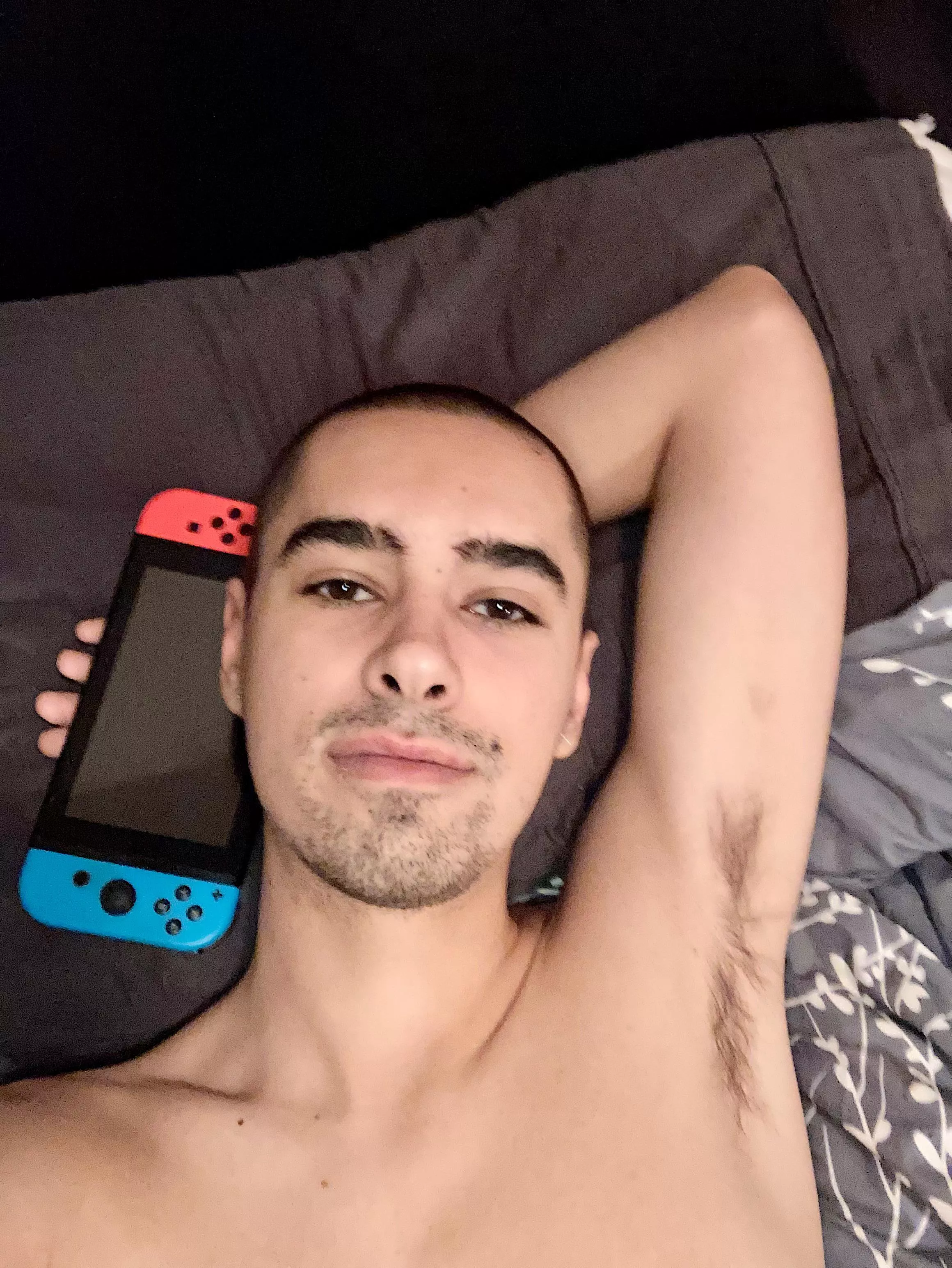 PKMN Scarlet and Skyrim are on the agenda today🤩