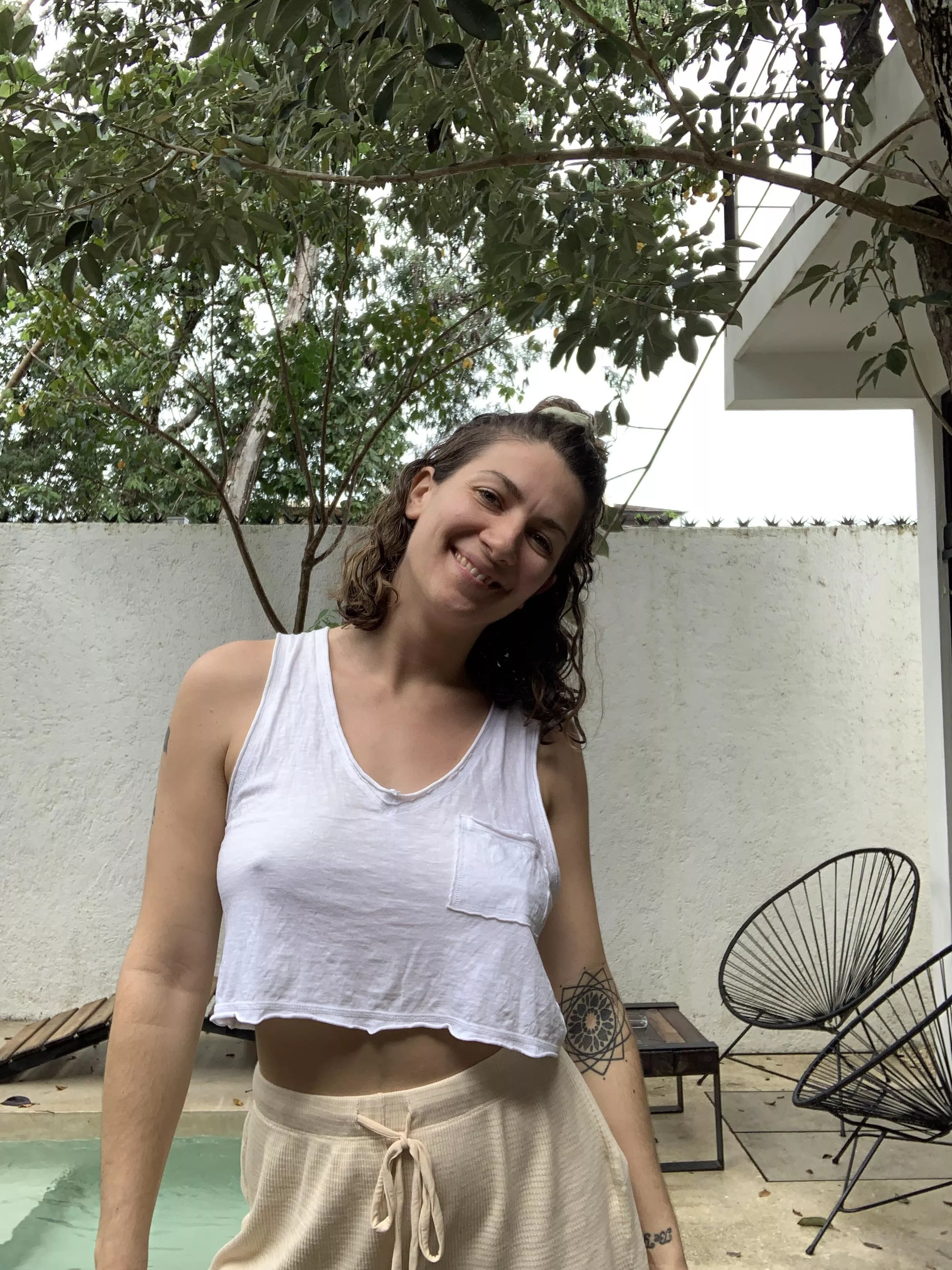 Post-swim selfie ✌🏼 [f]