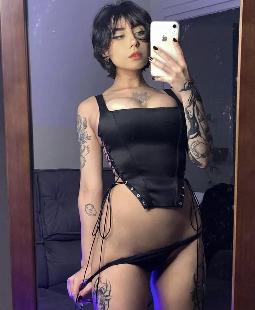 Rate my look by hitting the arrow up / leave a ❤️ to be come a friend 🥵