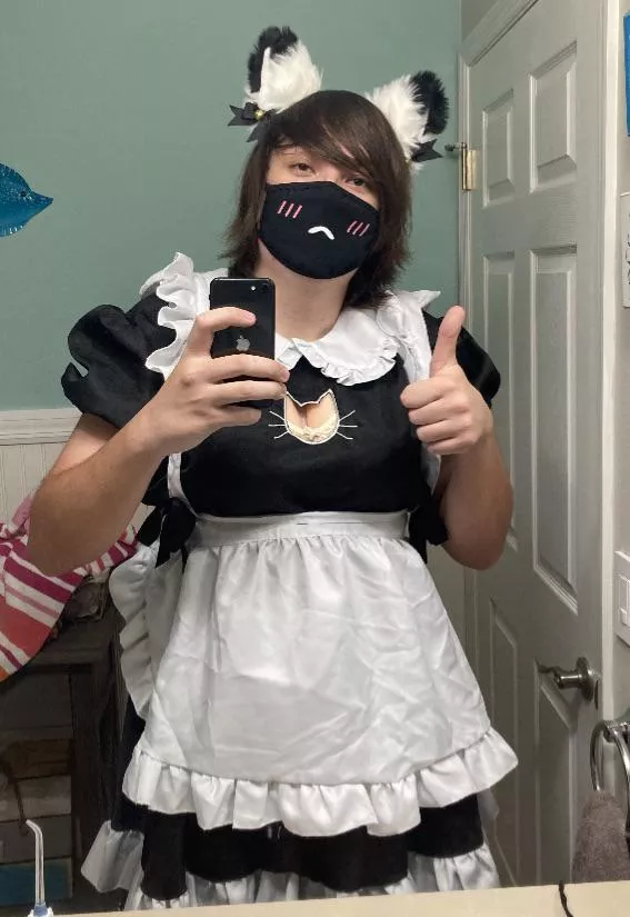 Rocking my french maid outfit (UwU)