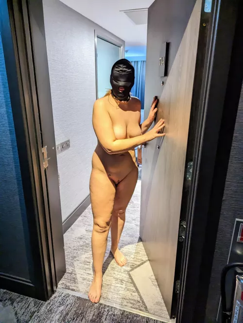 Slight BDSM vibes, sub hooded and flashing at the hotel door [f]
