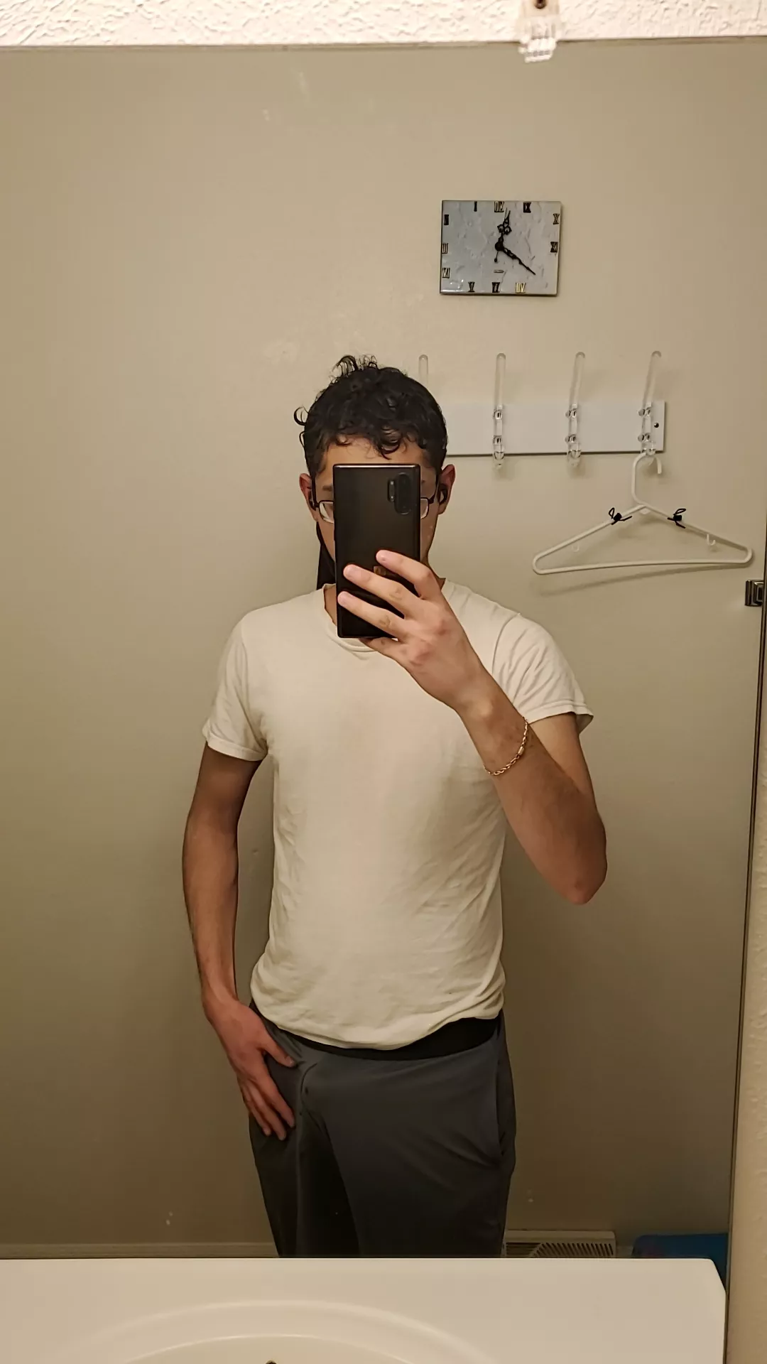 Some strokes needed for the bulge to appear.