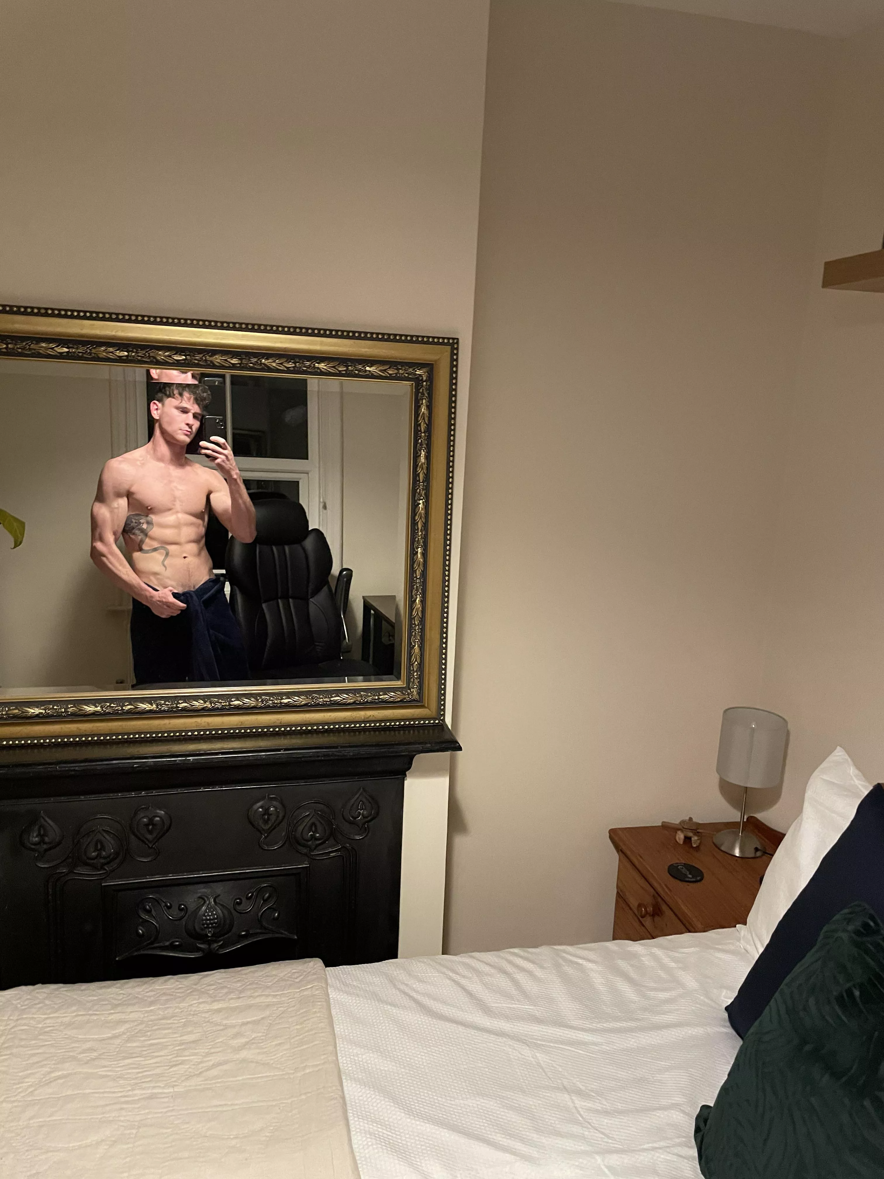 someone needs to show me how to post a gif 🥵