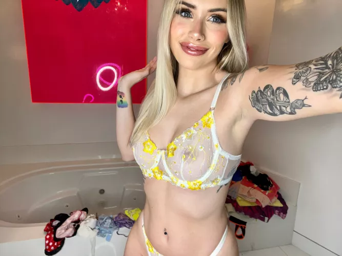 Trying to seduce you with my smile