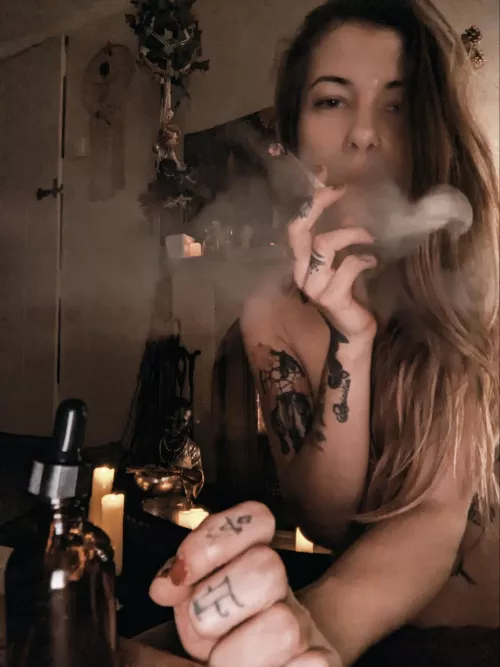 Wedding cake blended with a whole lot of kief ✨