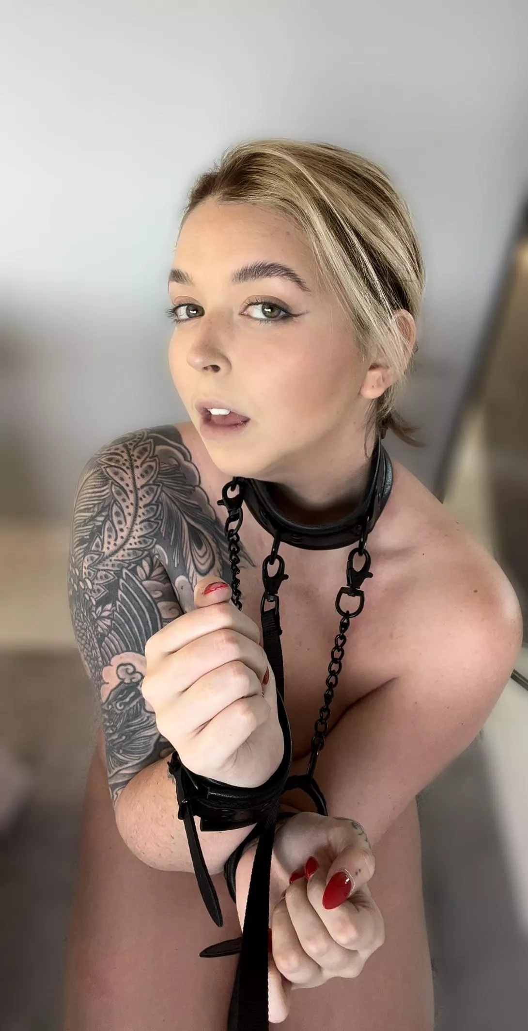 Who’s holding the leash today😈 [F]