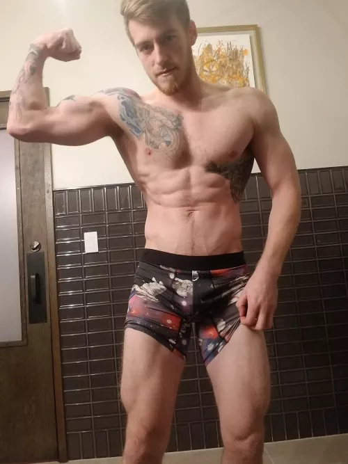 [26] Any bros want to give me a hand?