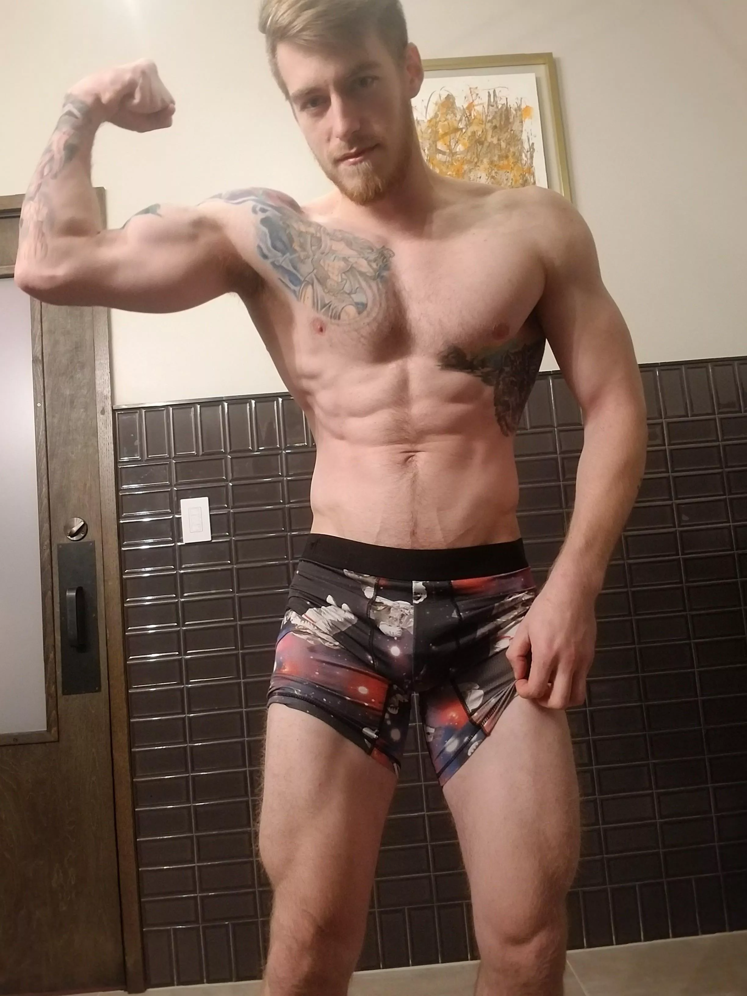 [26] Any bros want to give me a hand?