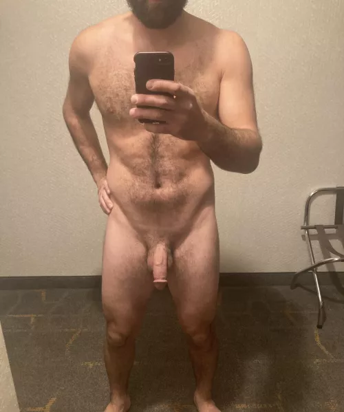 [32]Hotel room to myself tonight