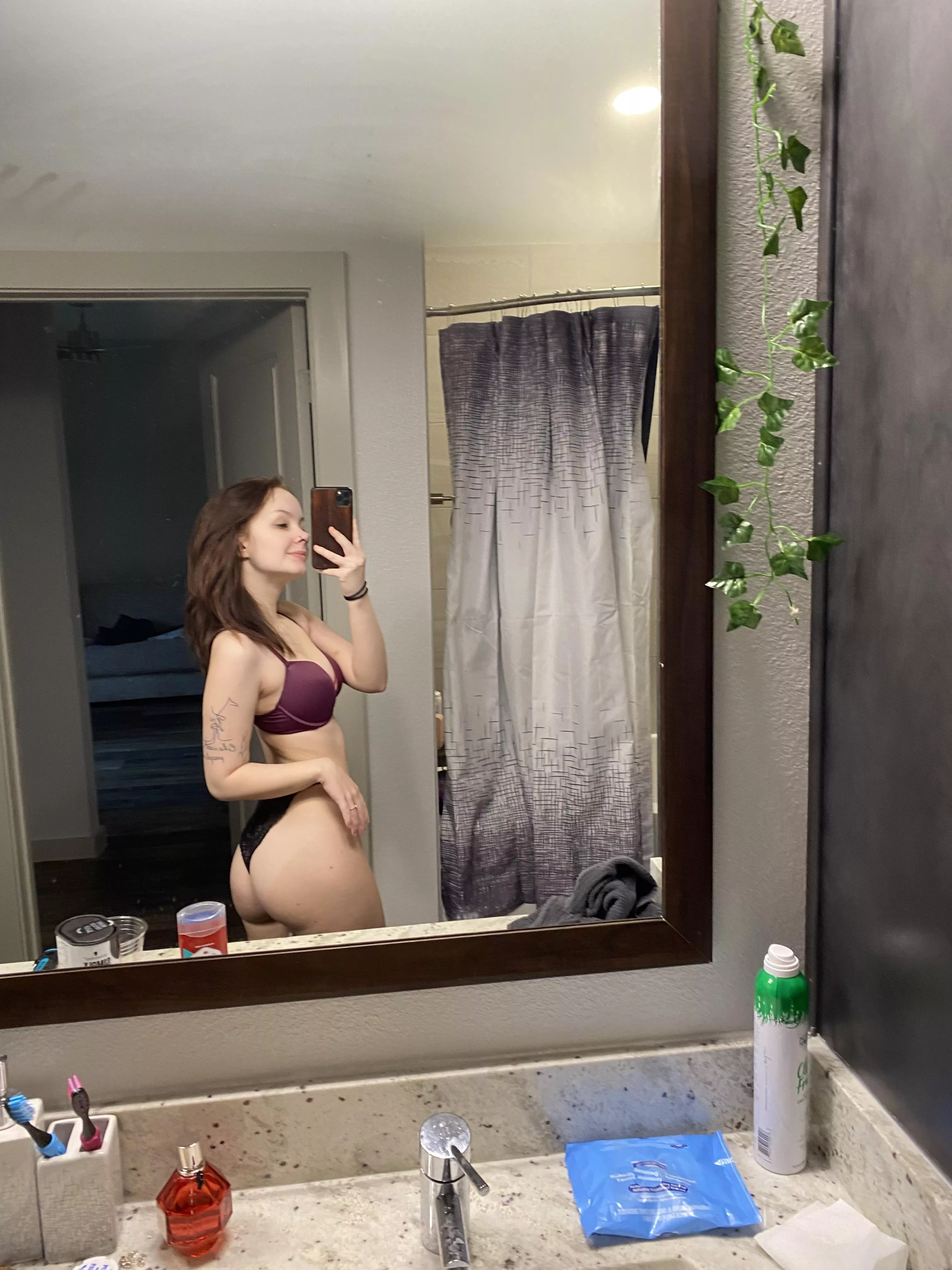 4’11 95 lb 18yo - smash or pass?