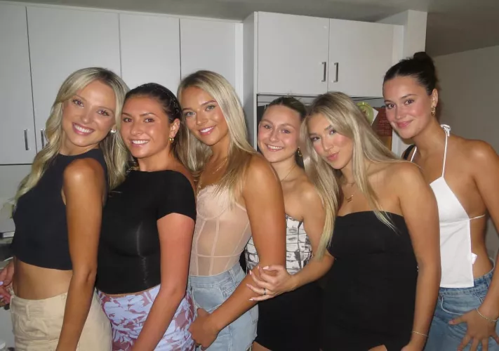 6 university of Arizona sorority girls