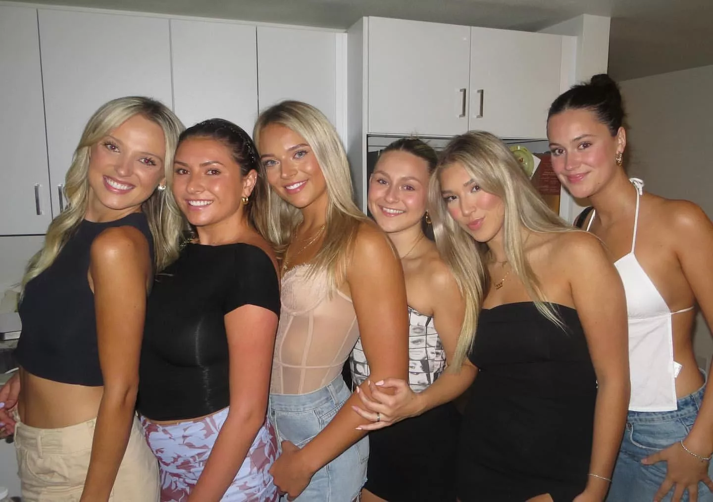 6 university of Arizona sorority girls