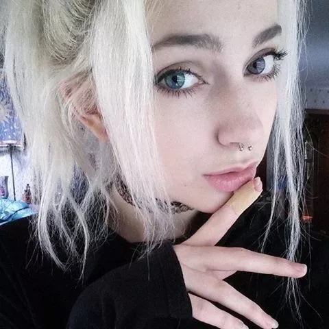 Aryan goddess in need of a good colored girl