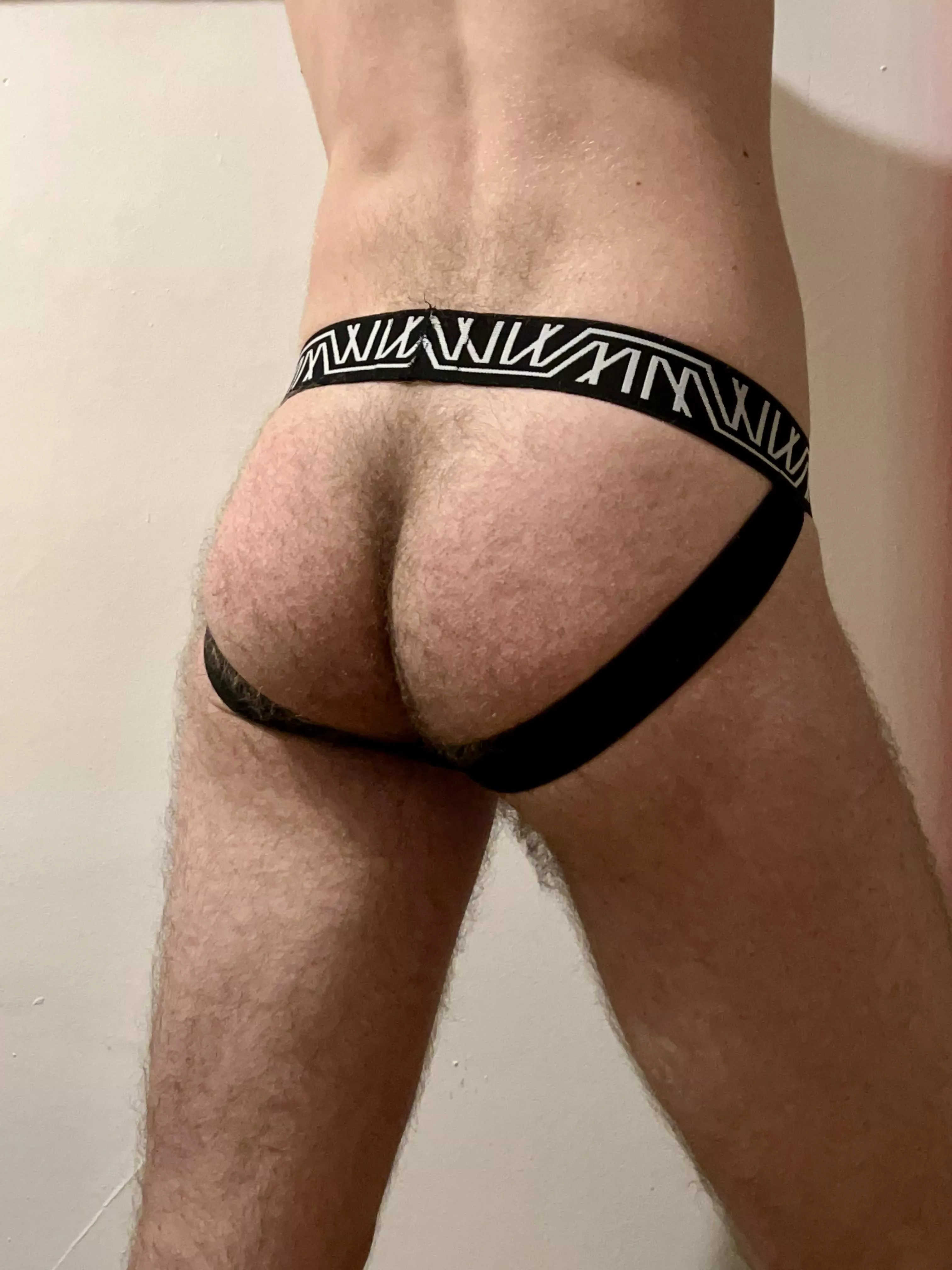 Baby it’s cold outside but my hairy ass doesn’t mind.