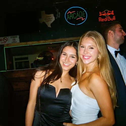 Blonde vs Brunette? (IRTR)