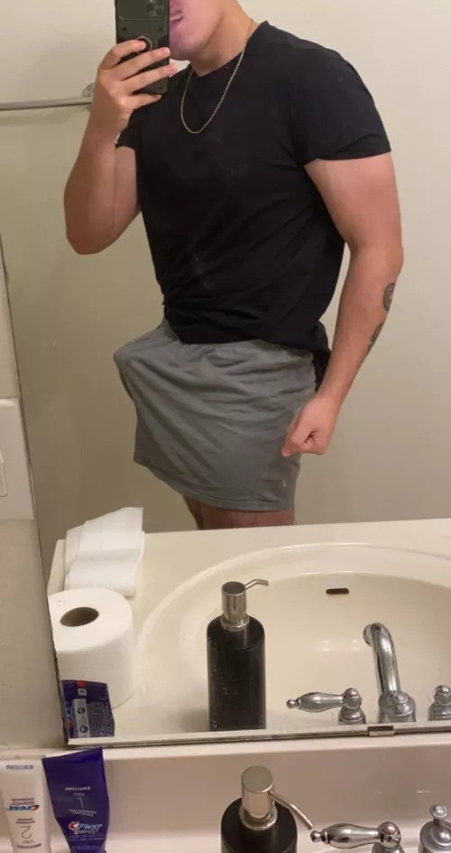 Bro [24] Someone help me chop down this morning wood