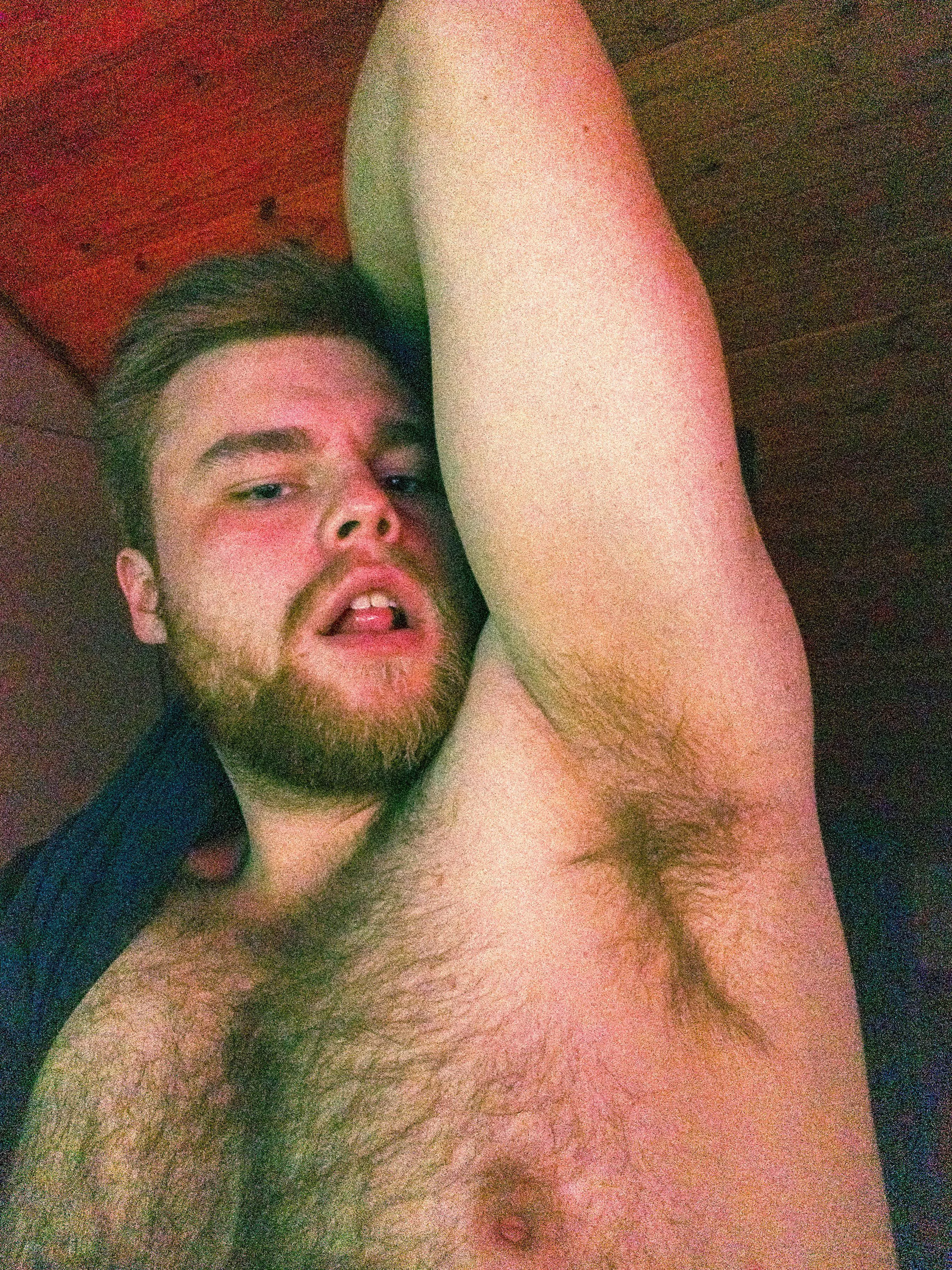 Bury your face in my musky pit boy!