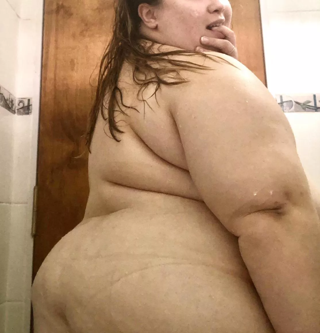 Can you handle me a towel please? 😈💦