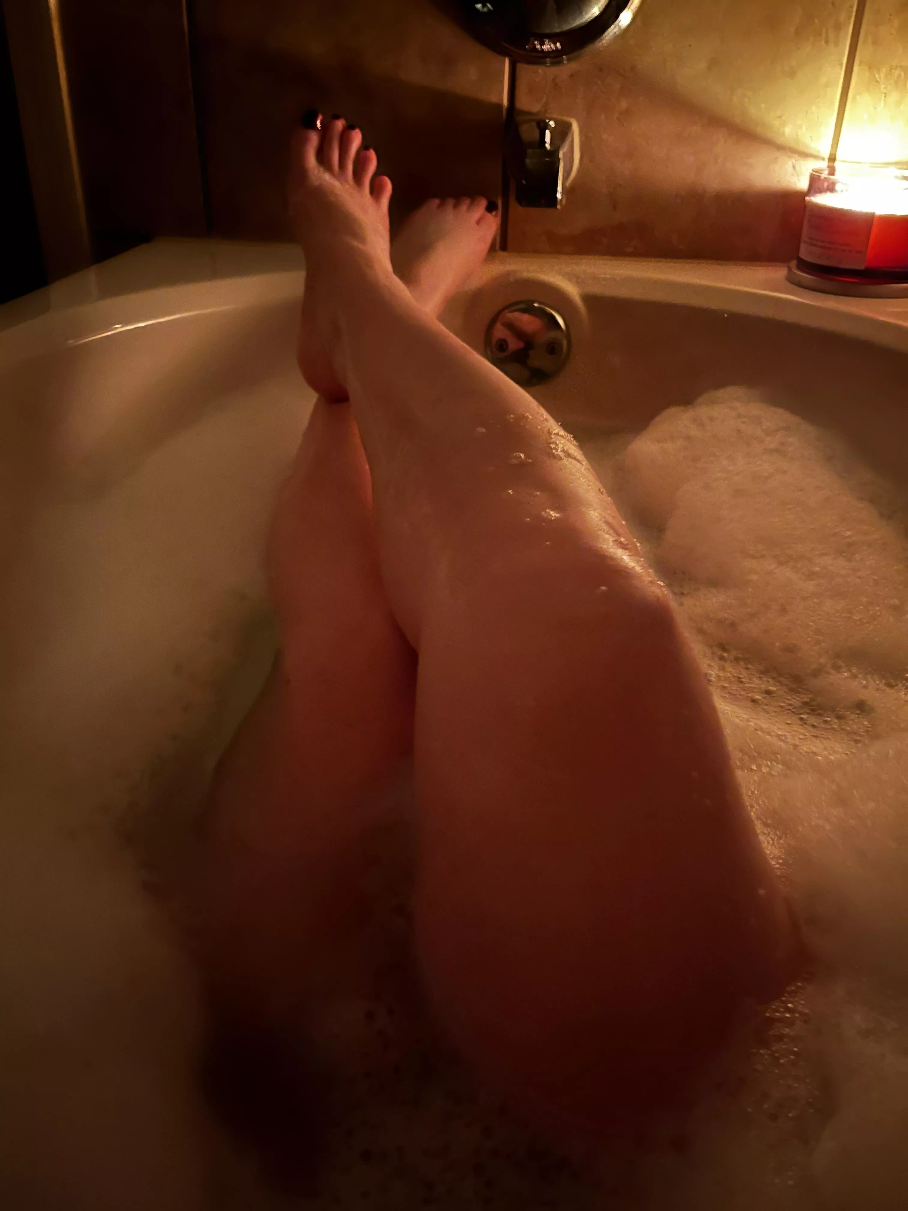 Candlelight, Bubbles, and lots of Leg